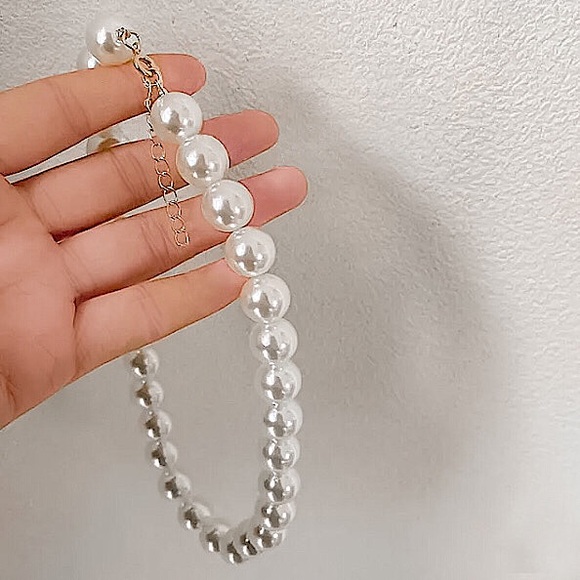 ⚜️𝟯𝟬%𝗢𝗙𝗙 𝗯𝘂𝗻𝗱𝗹𝗲𝘀 𝟯+⚜️ NEW Large White Pearl Necklace - Picture 6 of 13